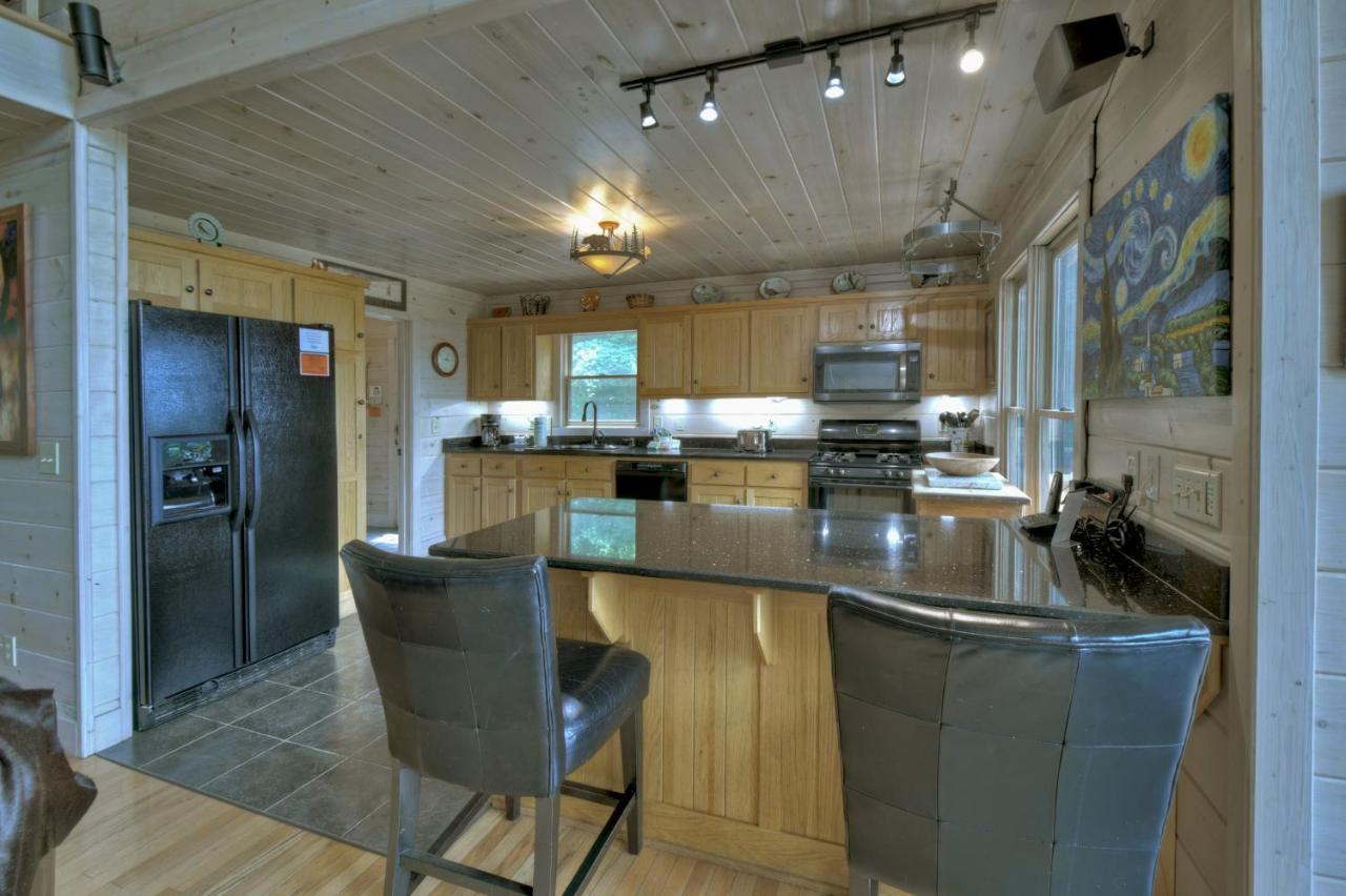 Вілла Champagne Chalet - Cuddleup Morganton Екстер'єр фото