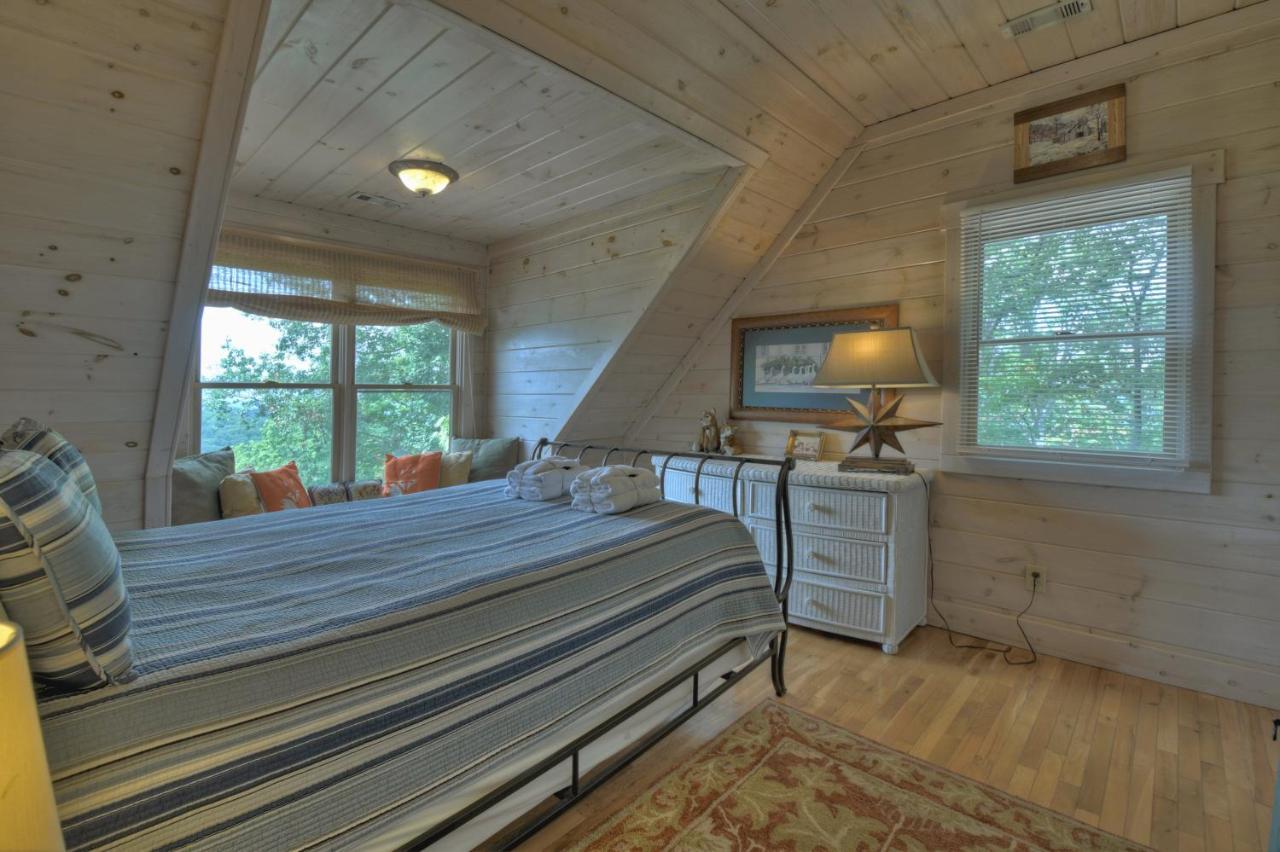 Вілла Champagne Chalet - Cuddleup Morganton Екстер'єр фото