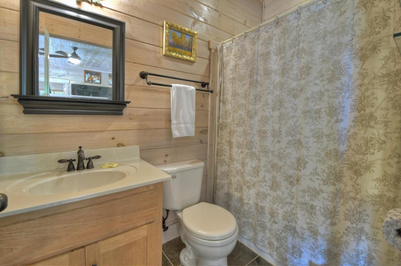 Вілла Champagne Chalet - Cuddleup Morganton Екстер'єр фото